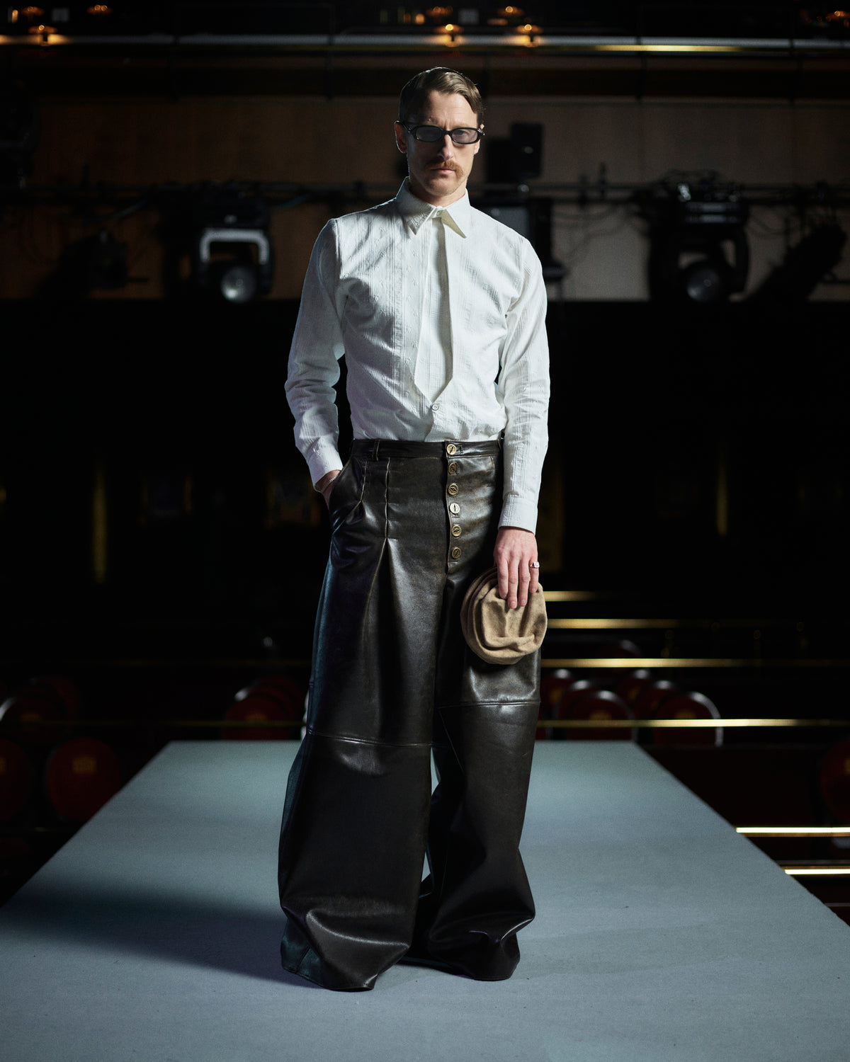 LOOK 12