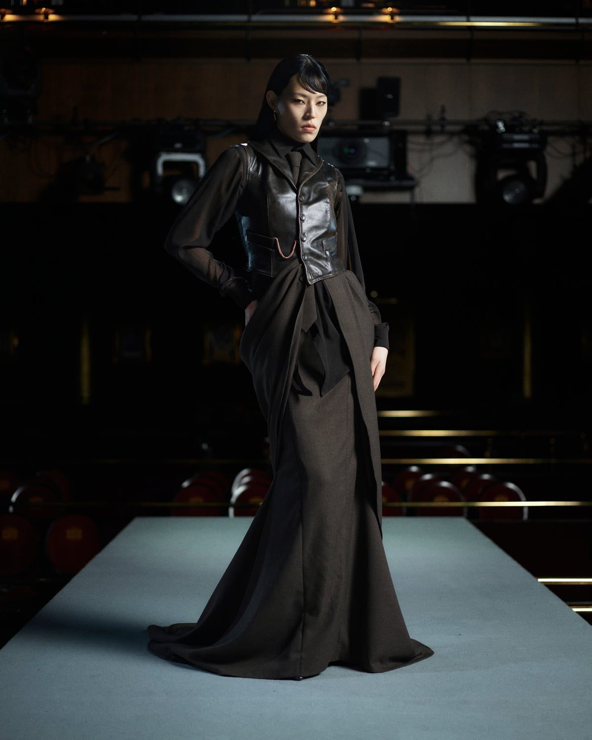 LOOK 13
