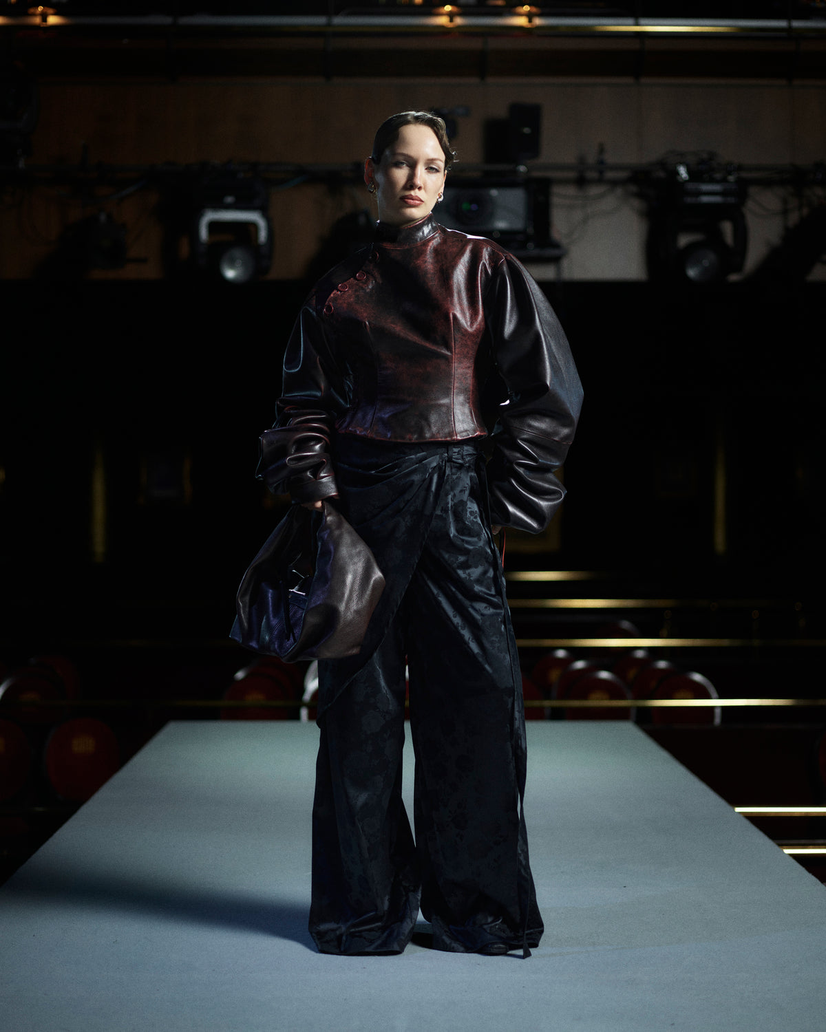 LOOK 16