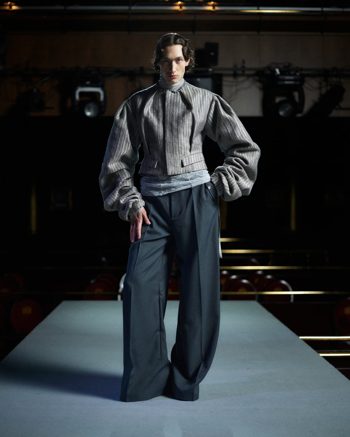 LOOK 19