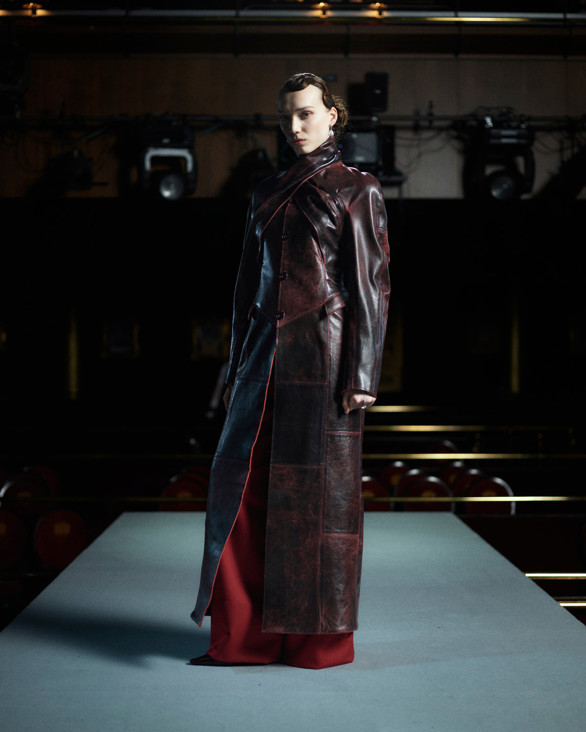 LOOK 28