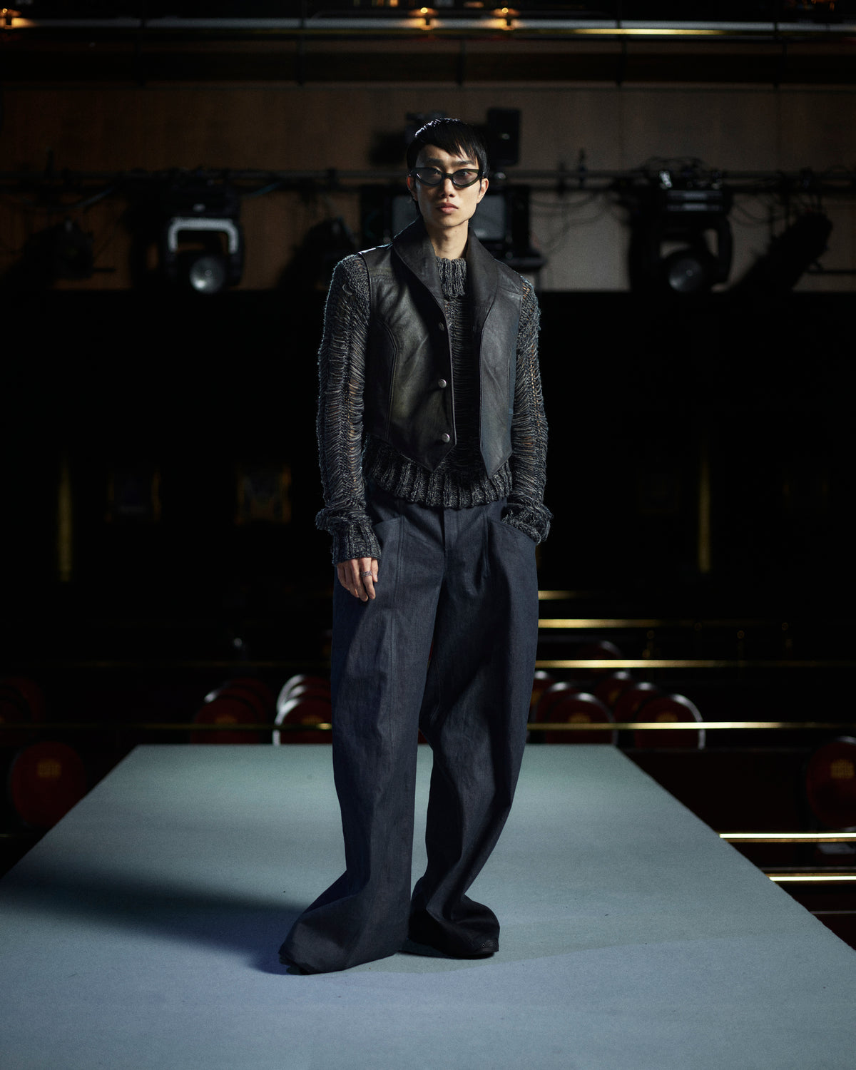 LOOK 06